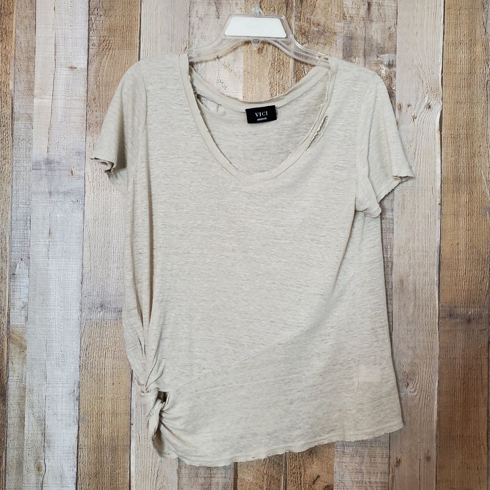 Vici Distressed Pullover V-neck Short Sleeves Linen Cream Tshirt Size M-juniors